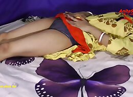 Indian hot sexy bhabi ko kutia banaker choda bhabi desi land se chud ker sex ka maja leya