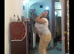 Hot desi indian bhabi shaking her sexi ass &boobs on bigo live&period;&period;&period;2