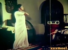 xxxmaal&period;com-Hot Saree And Blouse Strip